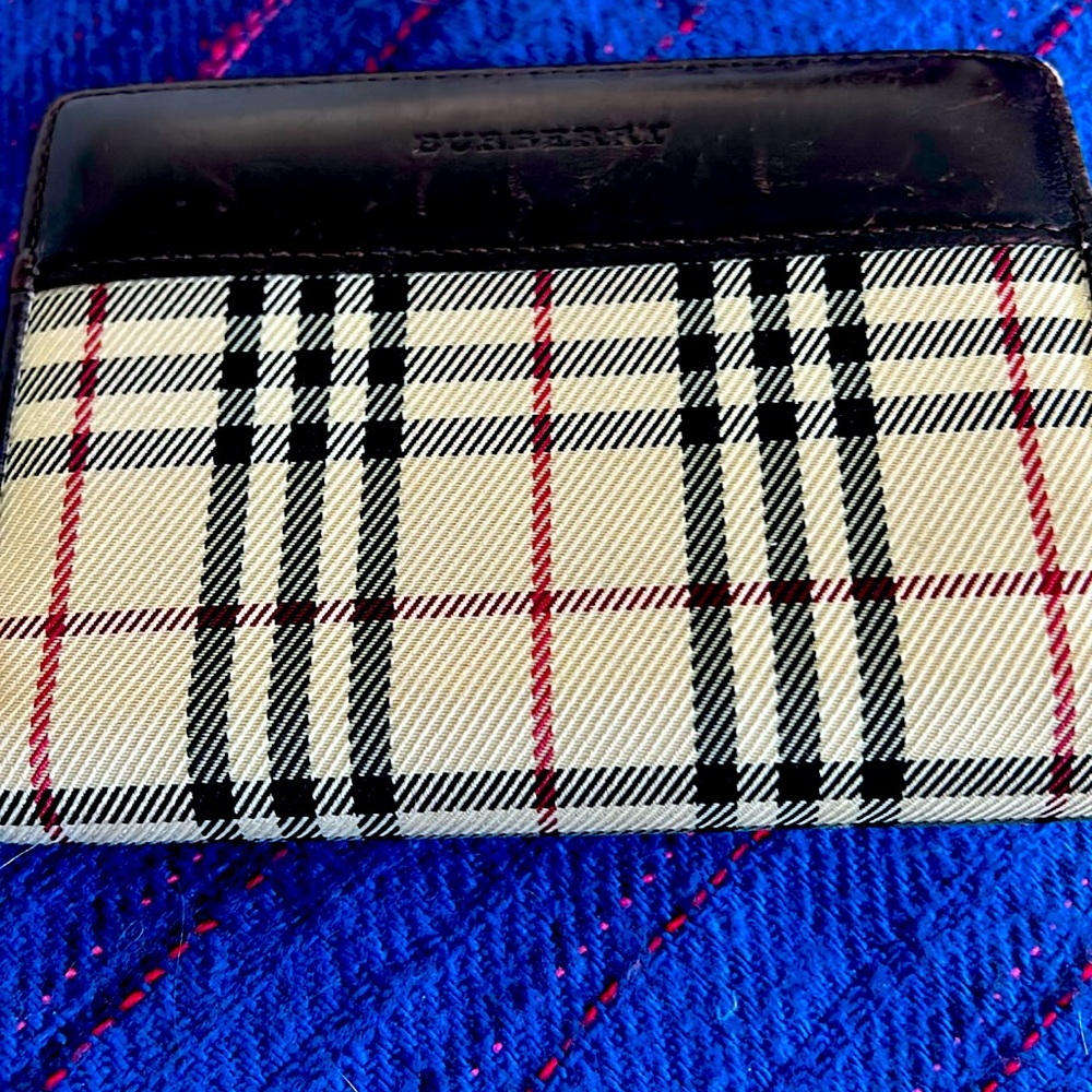 Burberry Kiss-lock Wallet excellent condition